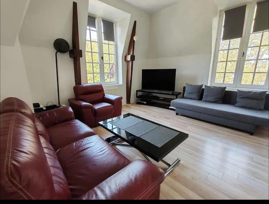 Un Appartement Dans Un Chateau Deauville Exteriör bild