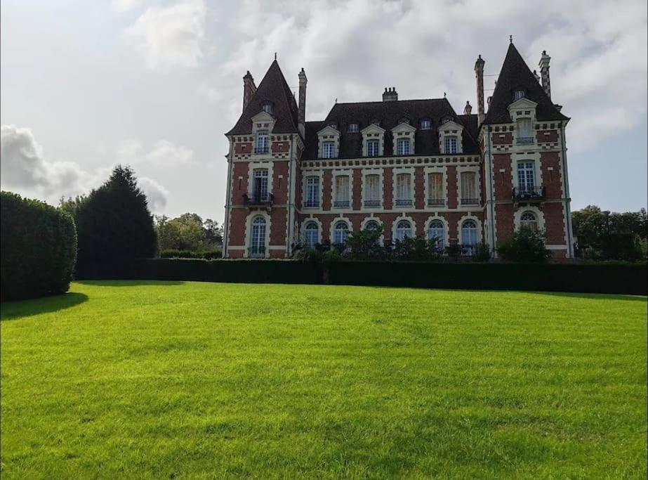Un Appartement Dans Un Chateau Deauville Exteriör bild